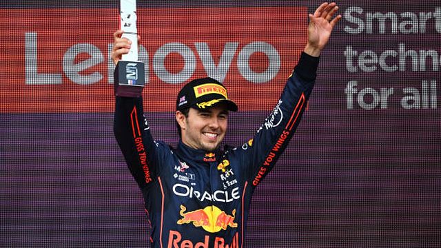 Eiza González, Will.i.am y los famosos que apoyan a Checo Pérez en el Gran Premio de México noticias imagen