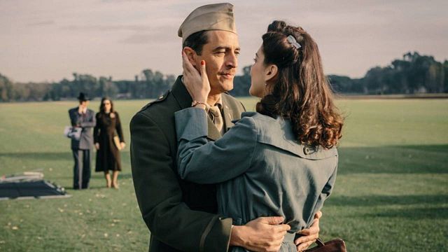 "Me agarraron": la historia no tan bonita detrás de la foto del icónico beso que se convirtió en símbolo del final de la Segunda Guerra Mundial noticias imagen