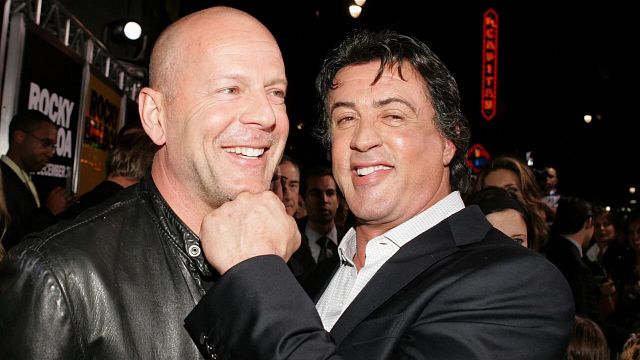 "Codicioso y vago": Sylvester Stallone despidió a Bruce Willis de 'Los indestructibles' ¡y tuvo que pagarle a su sustituto casi el doble! noticias imagen
