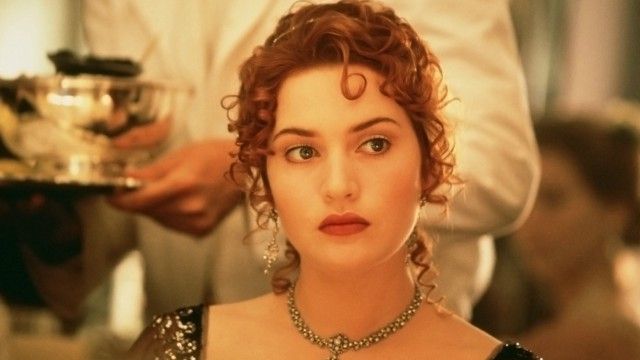 Kate Winslet besó a otra actriz de Hollywood  noticias imagen