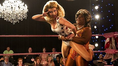 'GLOW': Mucha lucha, humor negro y males de los ochenta en su segunda temporada noticias imagen