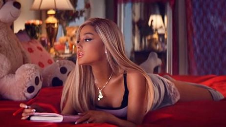 El video de Ariana Grande y todas sus referencias al cine  noticias imagen