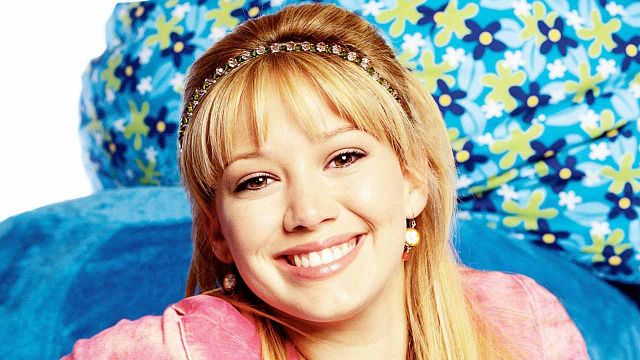 ‘Lizzie McGuire’: Nueva imagen de Hilary Duff revela look de estreno noticias imagen