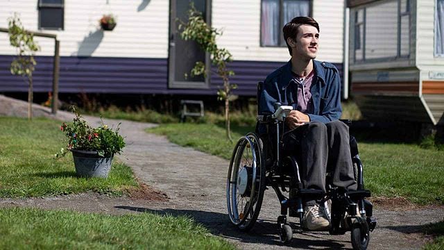'Sex Education': La conmovedora historia del actor detrás de Isaac, el personaje en silla de ruedas noticias imagen