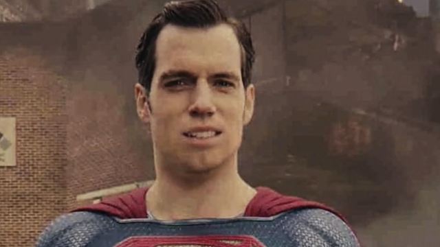 'Liga de la Justicia': Zack Snyder rompe el silencio sobre el bigote de Henry Cavill
