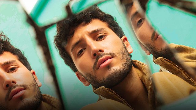 Sebastián Yatra habla de su primer desnudo en pantalla para una serie de Netflix noticias imagen