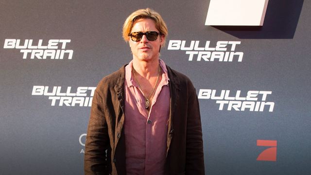 Brad Pitt se puso una falda en red carpet de 'Bullet Train' porque "Todos vamos a morir"