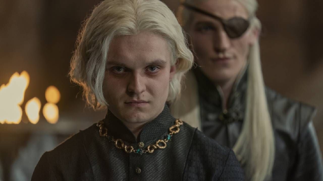 Aegon II fue coronado rey y sucesor de Viserys I