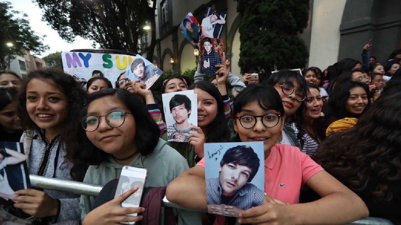 Sus fans esperaron todo el día afuera del hotel