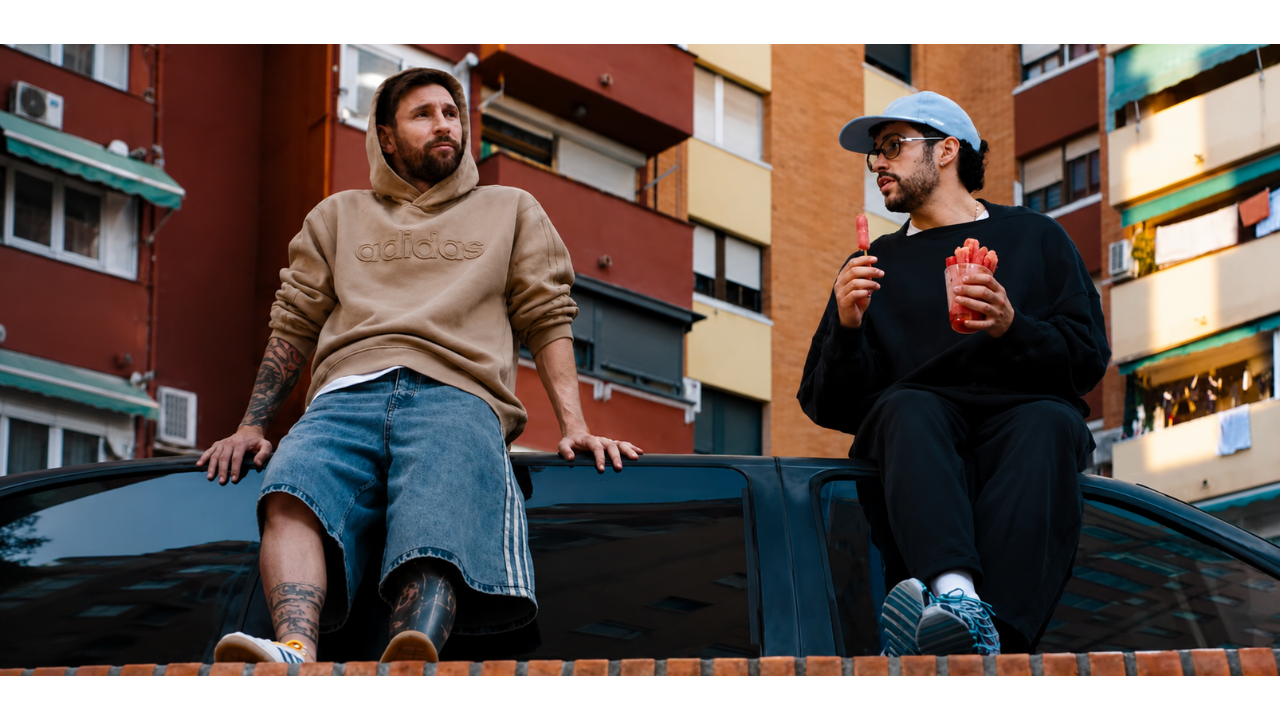 Lionel Messi y Bad Bunny participan en Backyard Legends, promocional de Adidas. 