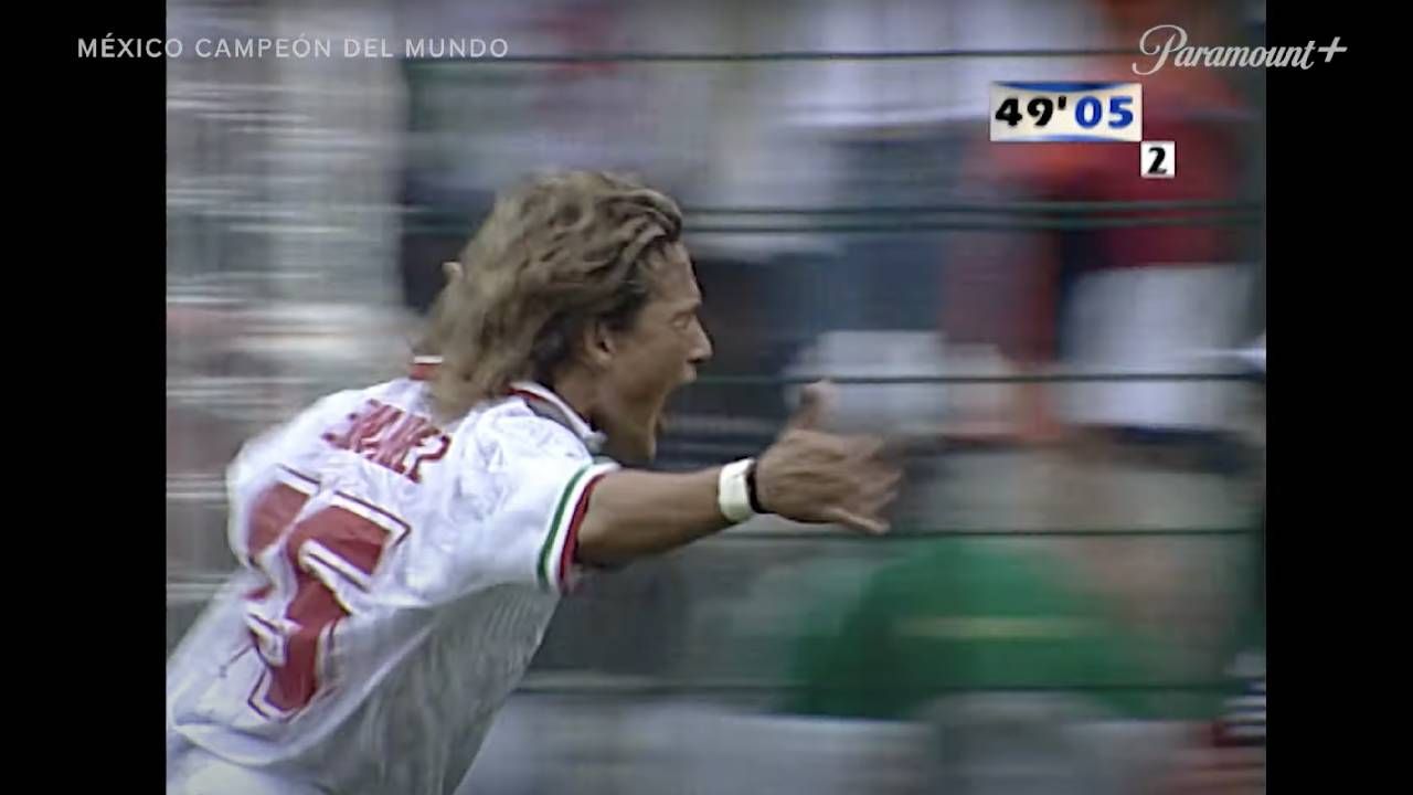 Luis Hernandez anotando el empate vs Holanda en Francia 98