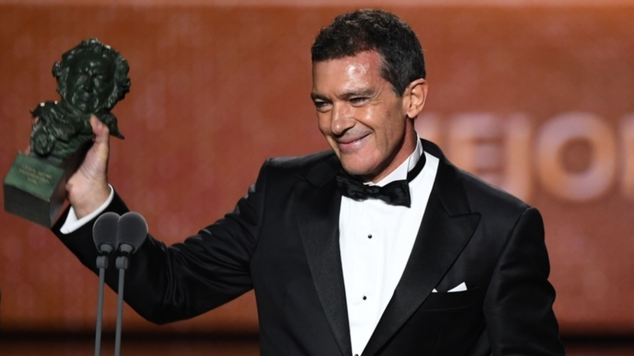  Antonio Banderas recibiendo el Goya de Honor. 