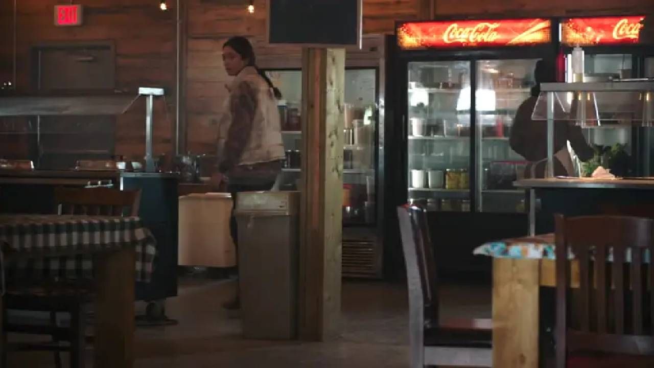 Se especula que la chica es Dina