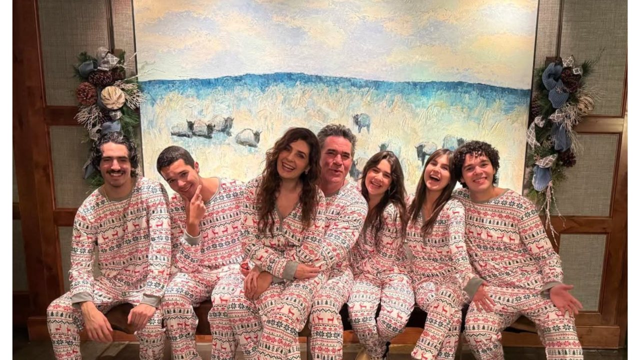 Familia de Eduardo Santamarina y Mayrín Villanueva. 