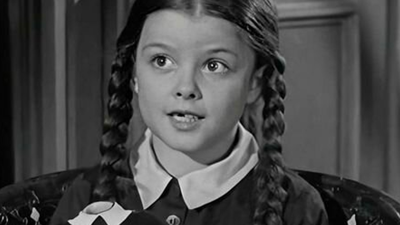 Lisa Loring tenía 5 años cuando interpretó a Merlina.