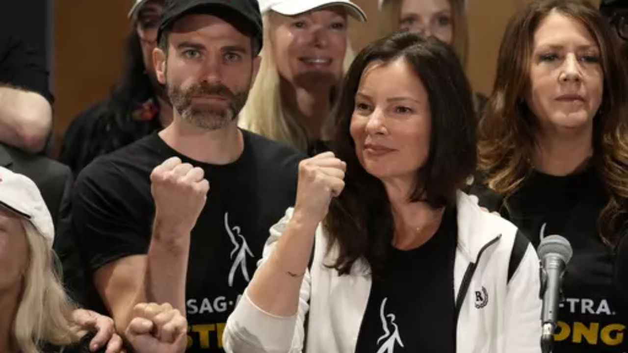 Fran Drescher, presidenta del SAG-AFTRA durante la huelga 2023.