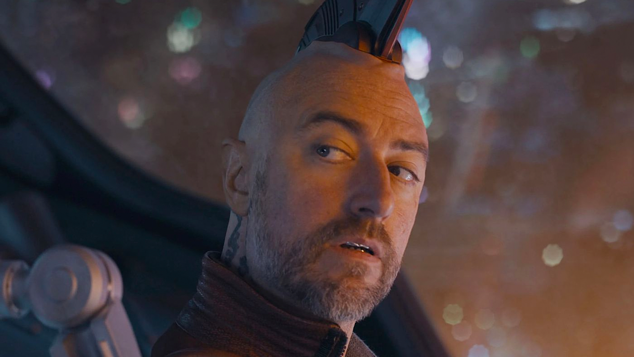 Sean Gunn será el malvado empresario Maxwell Lord.
