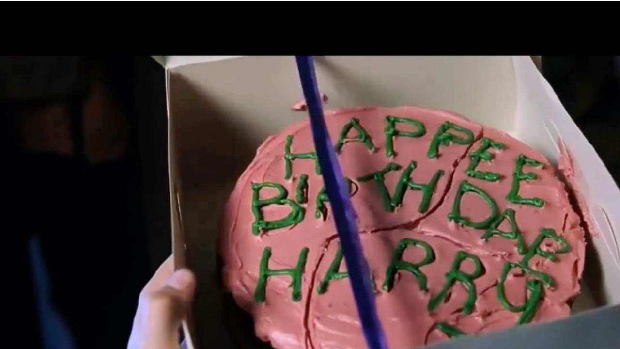 Pastel que Hagrid regala a Harry.