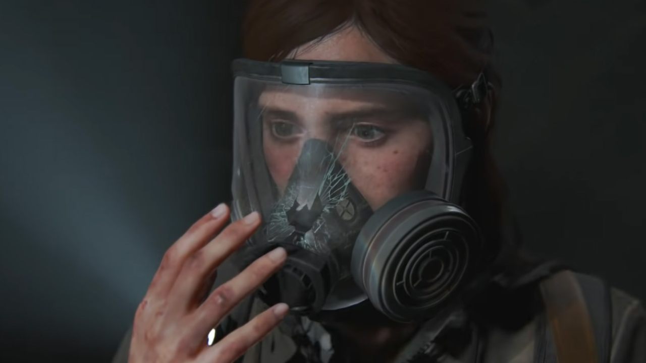 Ellie con máscara de gas en el videojuego 'The Last of Us II'.
