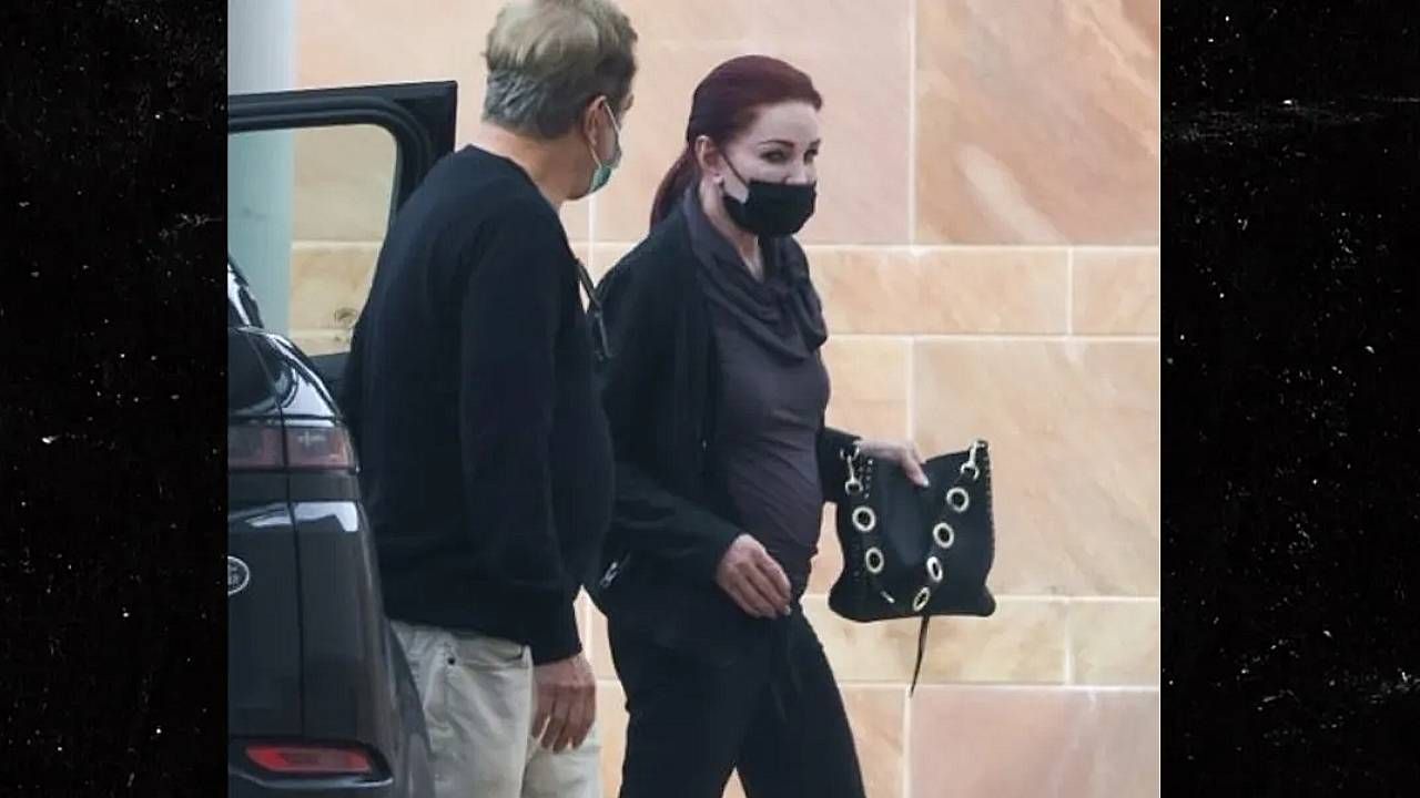 Priscilla llegando al hospital