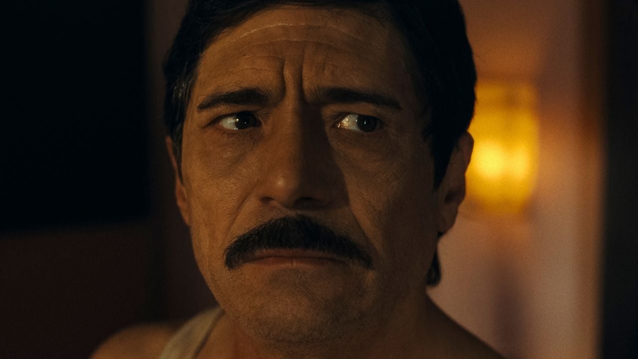 Héctor Kotsifakis como Joaquín Guzmán. 