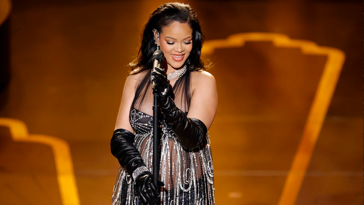 Rihanna actualmente tiene dos hijos.