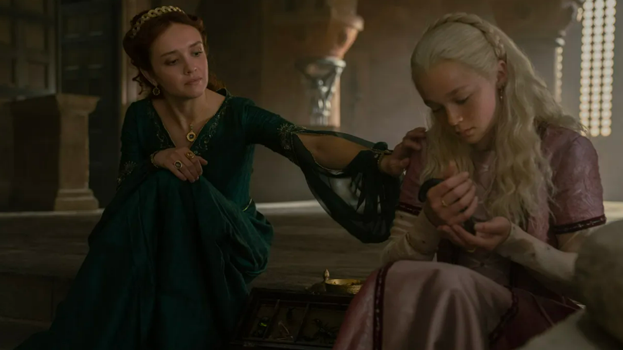 Helaena casi no tiene comunicación con su madre, Alicent.