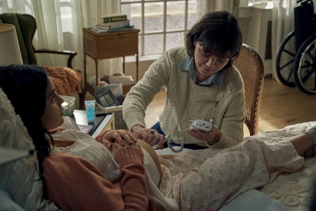 Julie Rivers, una mujer que después de años de luchar por formar una familia, finalmente logra quedar embarazada 