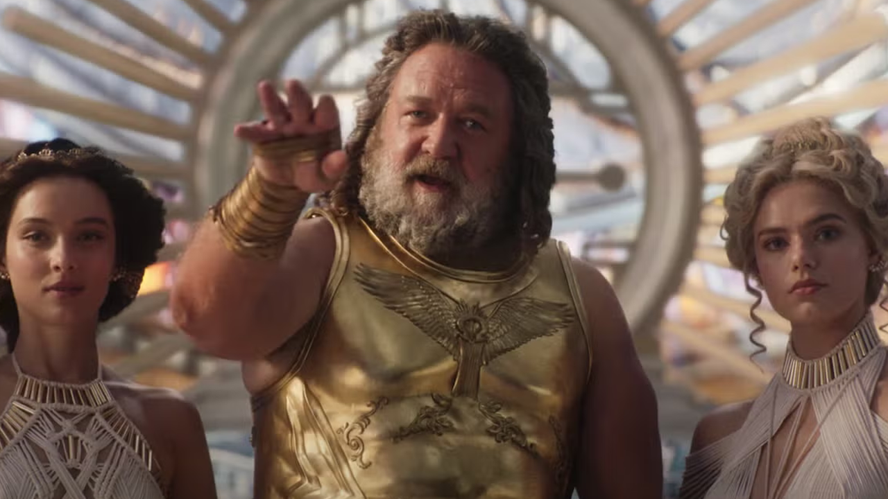 Russell Crowe como Zeus.