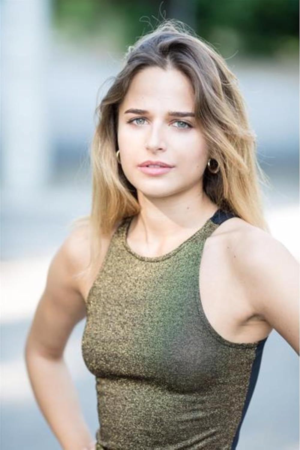 Stephanie Nur : Su biografía - SensaCine.com.mx