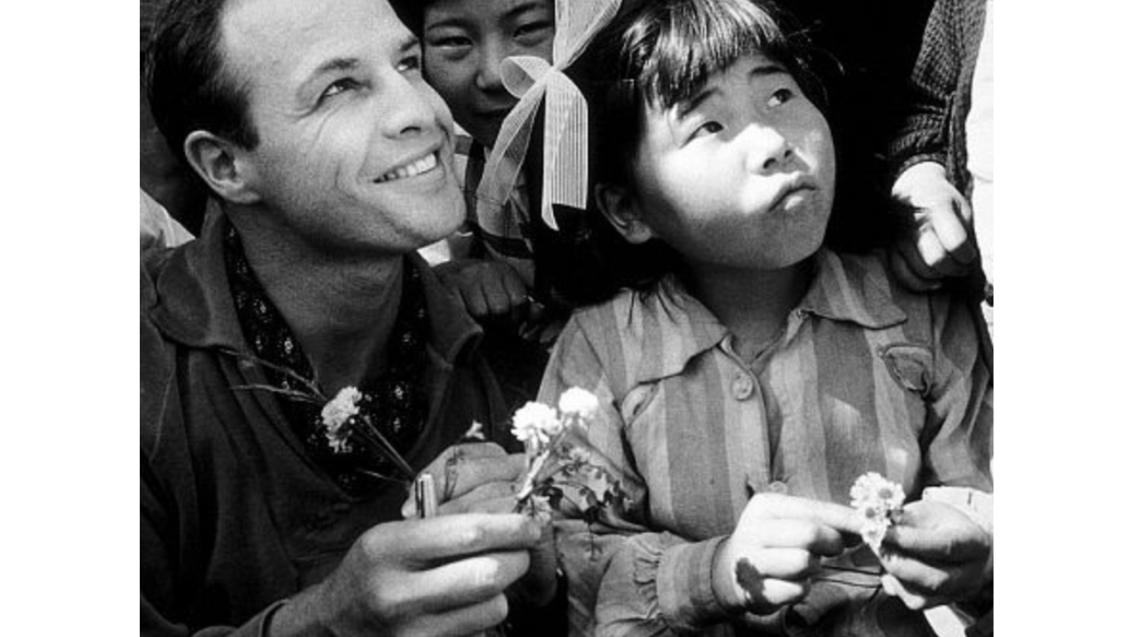 Marlon Brando en grabaciones de 'La casa del té'.