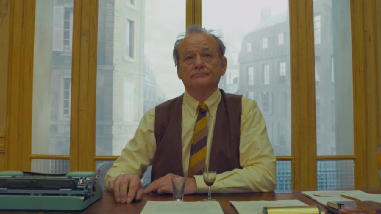 Bill Murray interpreta a Arthur Howitzer, Jr. en 'La crónica francesa' (2021).