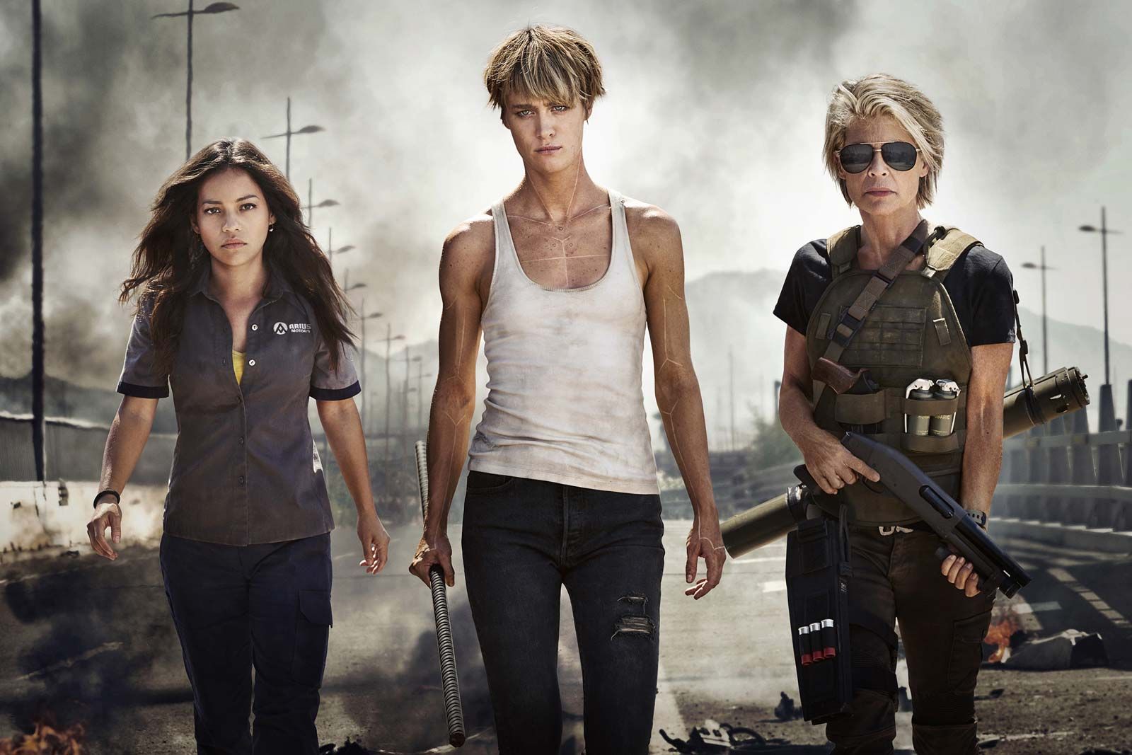 Foto de Mackenzie Davis - Terminator 6: Destino oculto : Foto Mackenzie  Davis, Natalia Reyes, Linda Hamilton - Foto 22 de 64 - SensaCine.com.mx