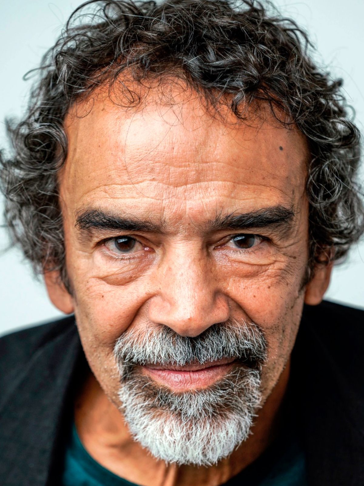Damián Alcázar Su biografía