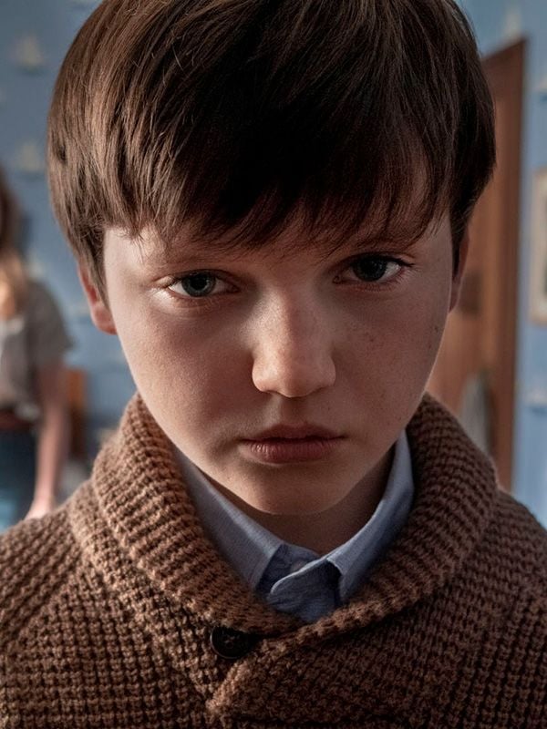 Эван эйнсуорт. Бенджамин эван эйнсуорт. Бенджамин эван эйнсуорт. Эван эйнсуорт. Призраки усадьбы блай (2020).