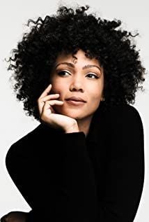 Jasmine Mathews : Su biografía - SensaCine.com.mx