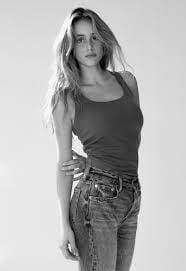 Nell Verlaque : Su biografía - SensaCine.com.mx