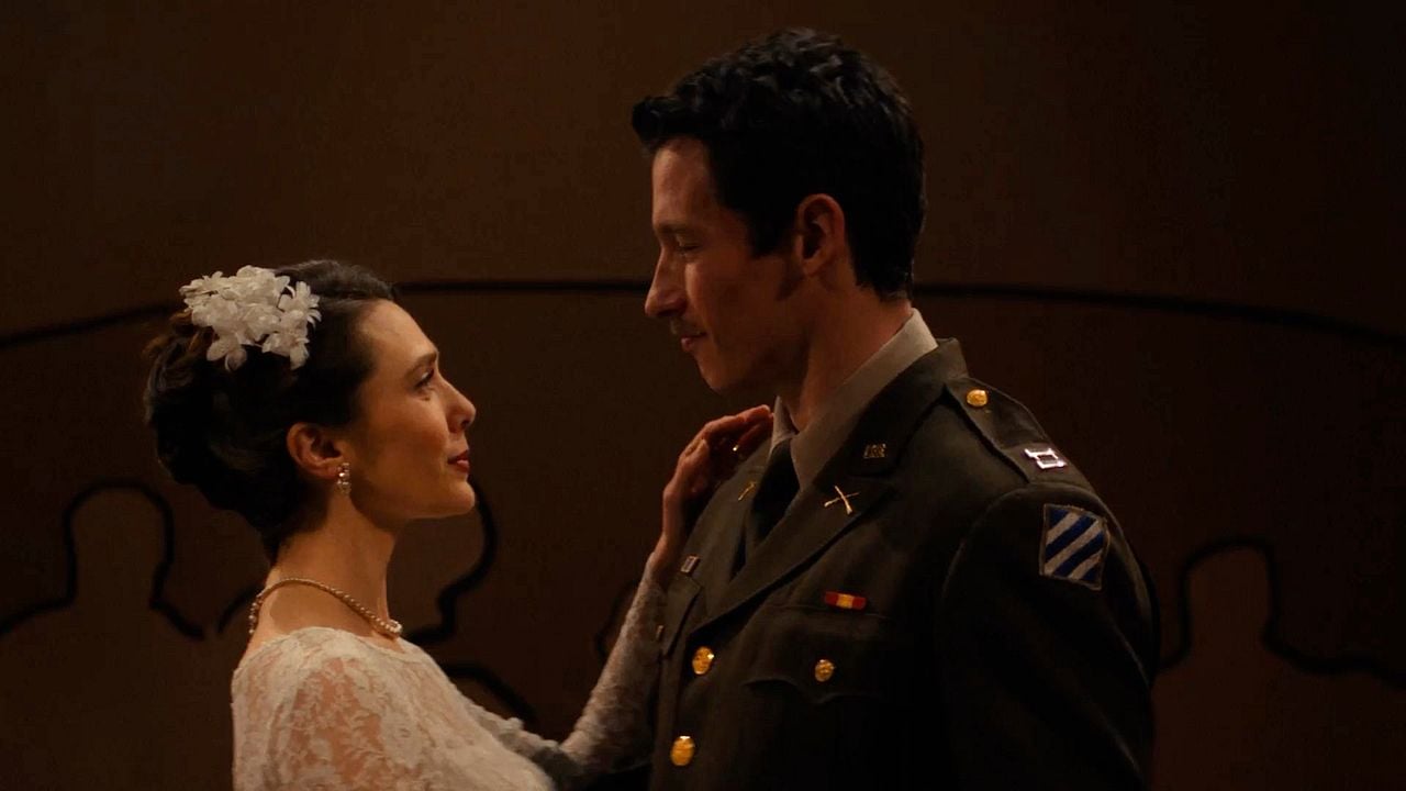 Eternidad : Foto Callum Turner, Elizabeth Olsen