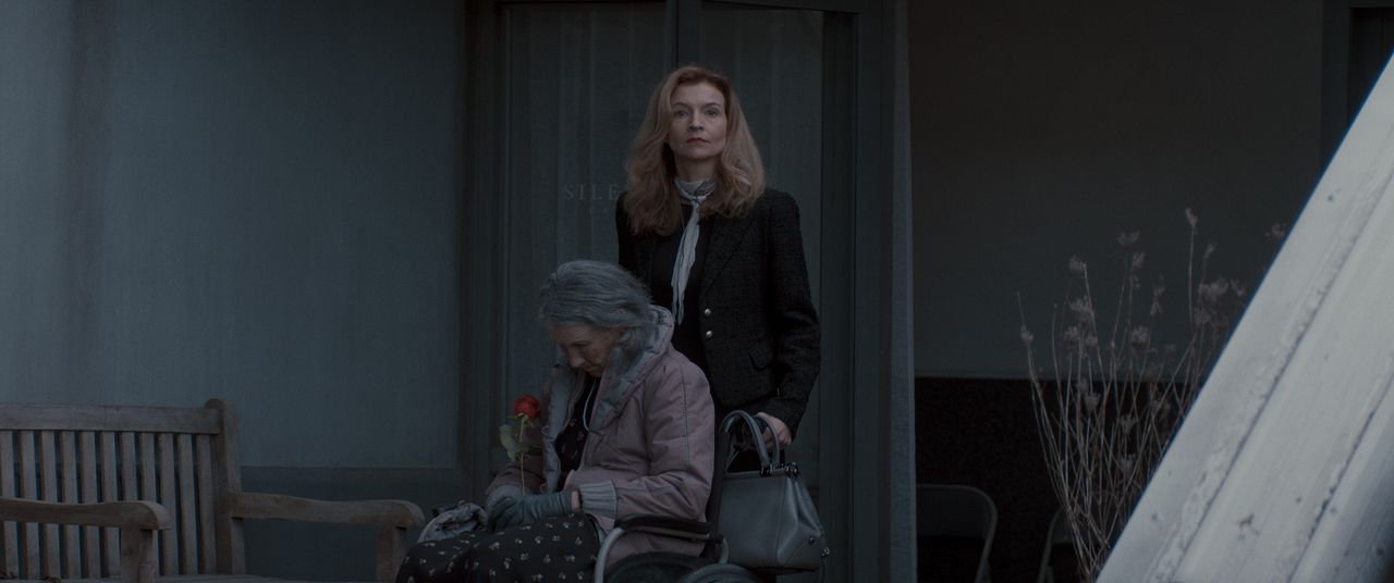 Evil Dead: En Llamas : Foto Tandi Wright, Maude Davey