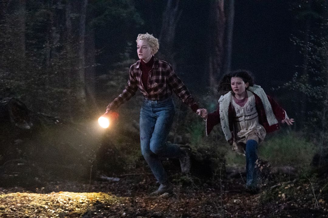 Hombre lobo : Foto Julia Garner, Matilda Firth