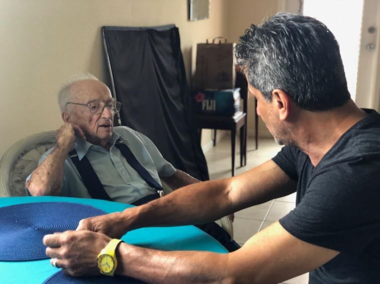 For the Living : Foto