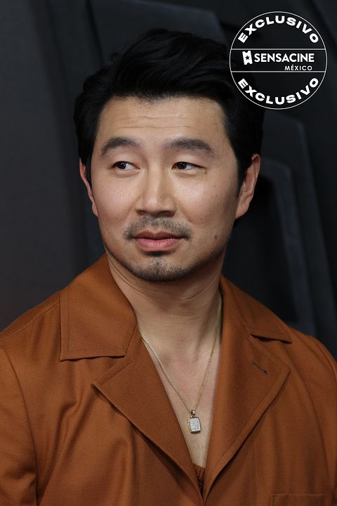 Atlas : Cobertura de revista Simu Liu