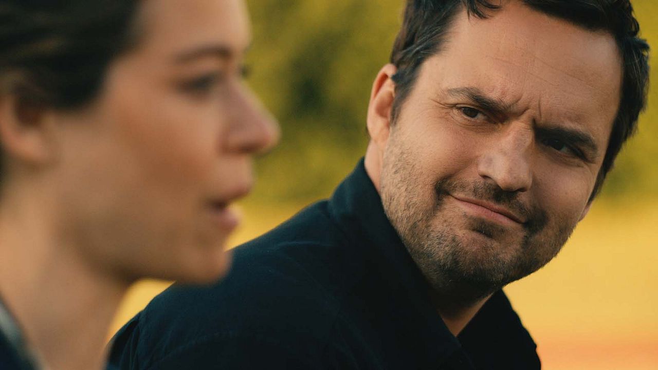 Foto Jake Johnson, Tatiana Maslany