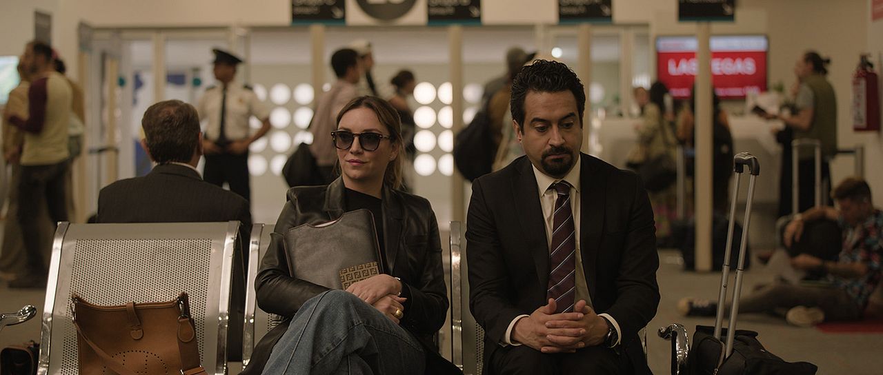 Mirreyes vs Godínez: Las Vegas : Foto Regina Blandón, Daniel Tovar