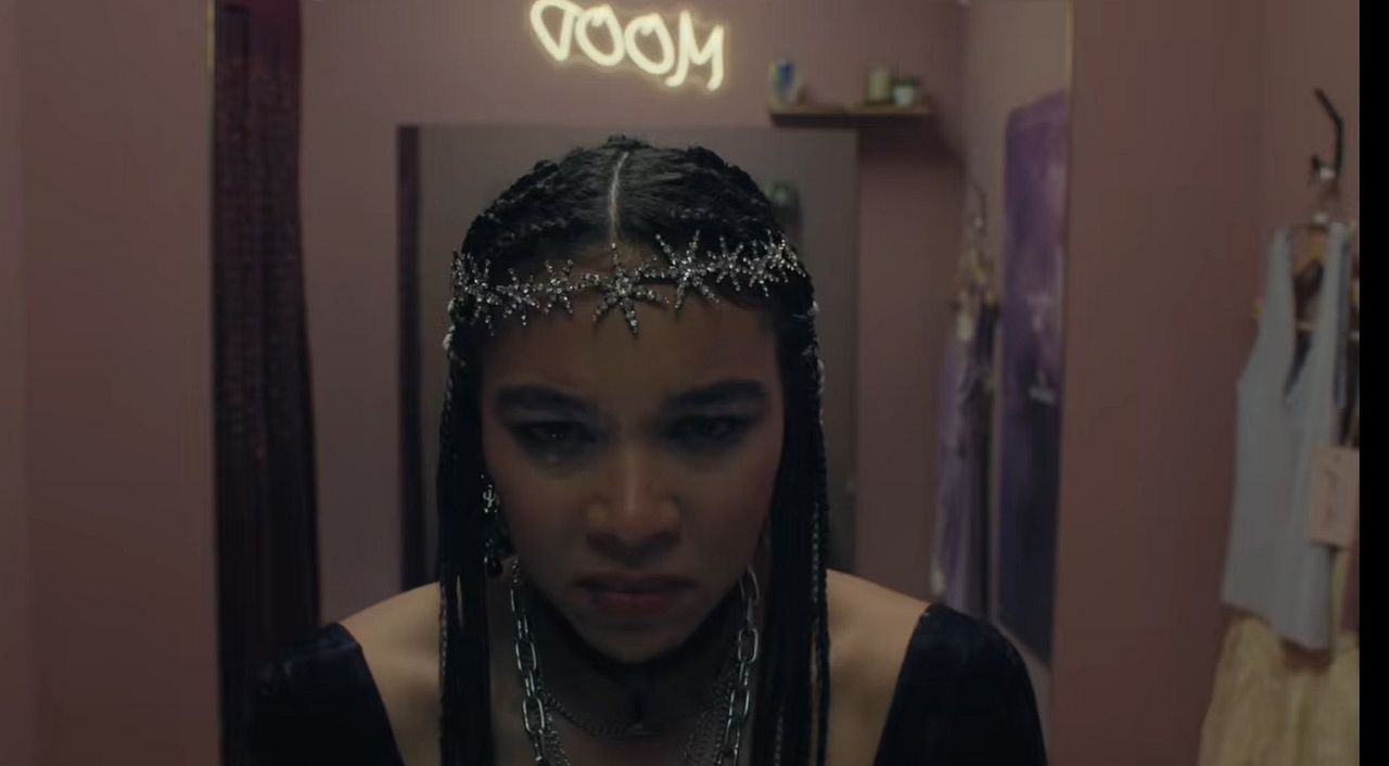 Forbidden Fruits : Foto Alexandra Shipp