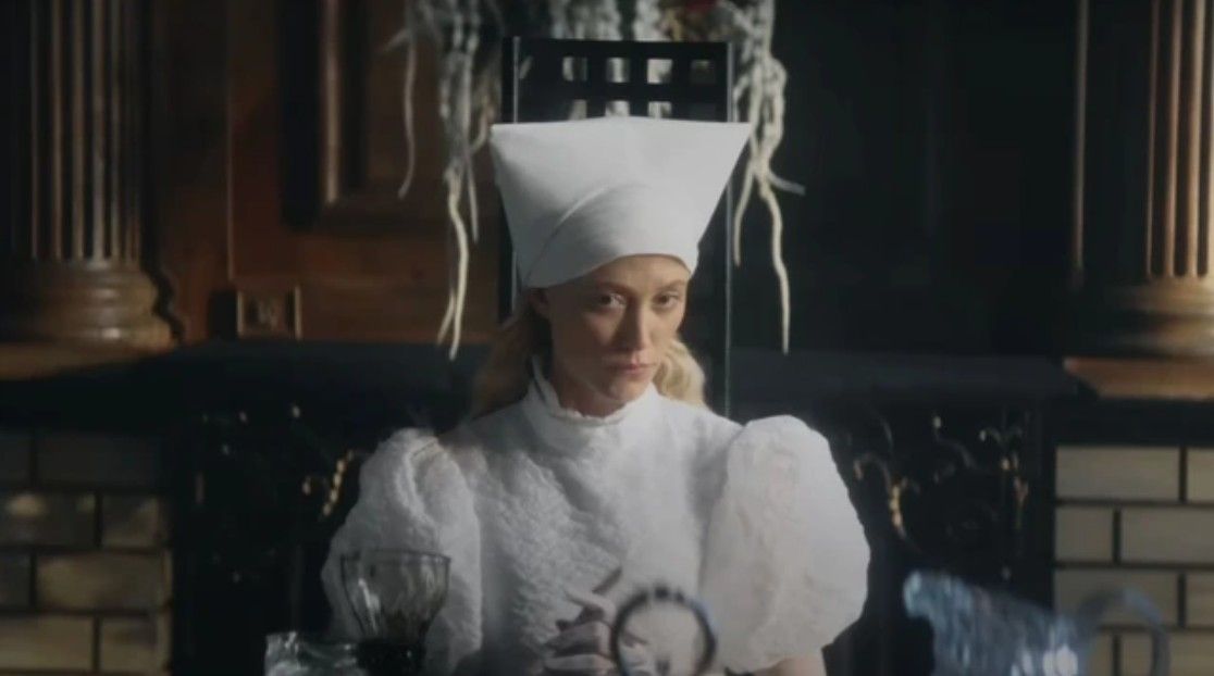 100 Nights Of Hero : Foto Maika Monroe