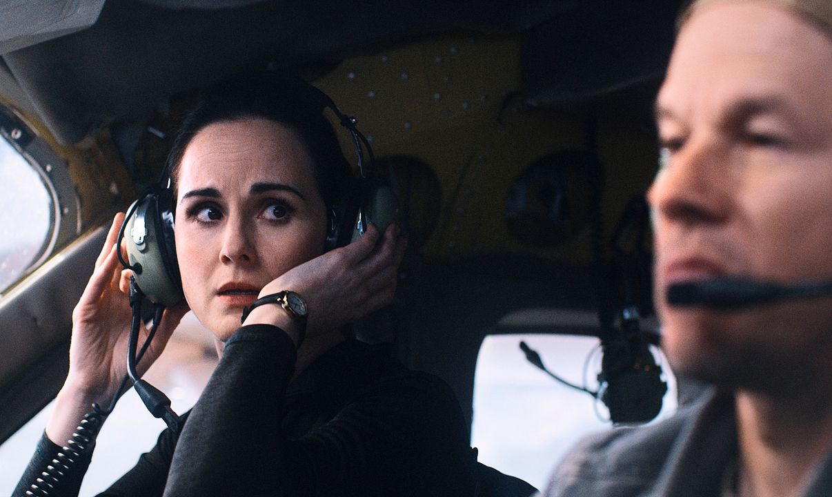 Amenaza en el aire : Foto Michelle Dockery, Mark Wahlberg
