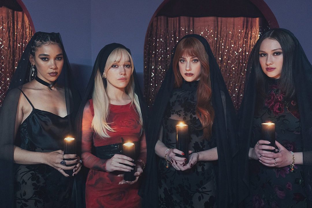 Forbidden Fruits : Foto Victoria Pedretti, Lili Reinhart, Lola Tung, Alexandra Shipp