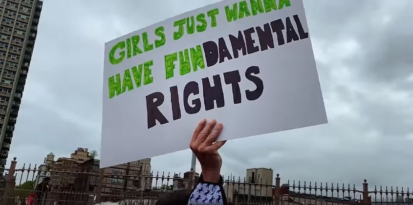 Let the Canary Sing : Foto