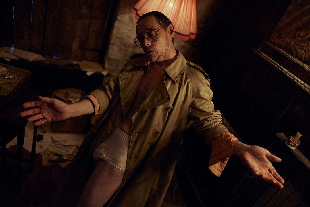 All the Devils Are Here : Foto